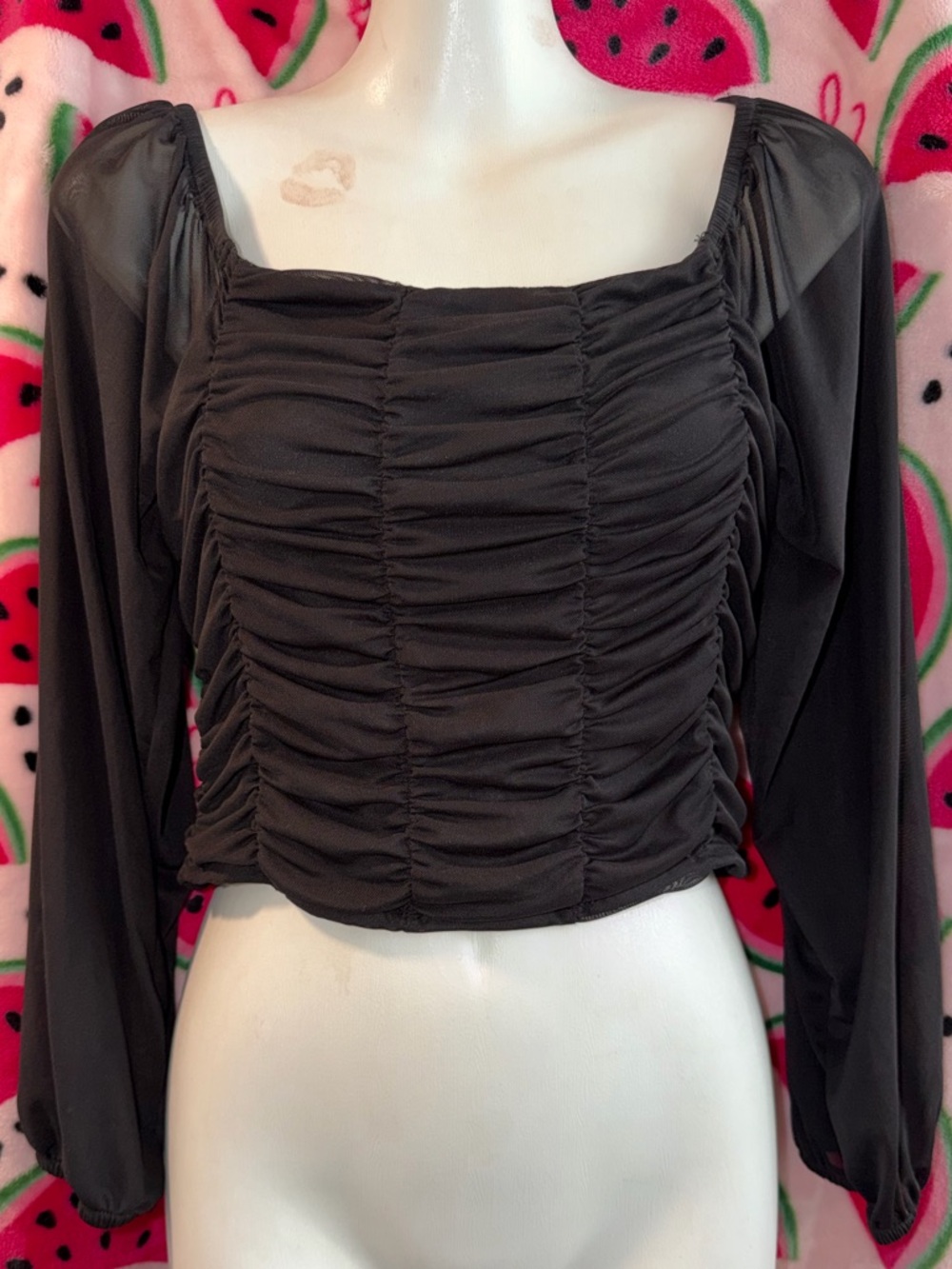 🖤 Almost Famous Ruched Square-Neck Long Sleeve Crop Top